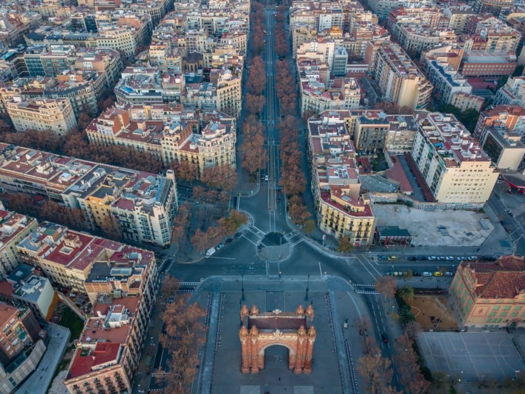 basilica de la sagrada familia explore barcelona, travels with tam, barcelona